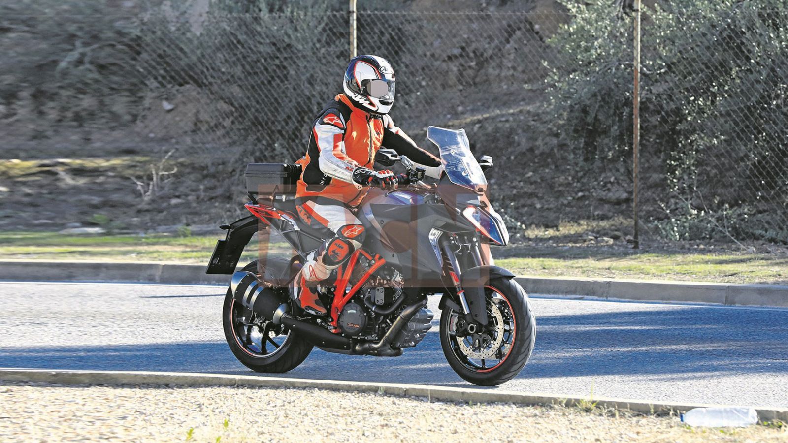 Νέος προβολέας και φαίρινγκ