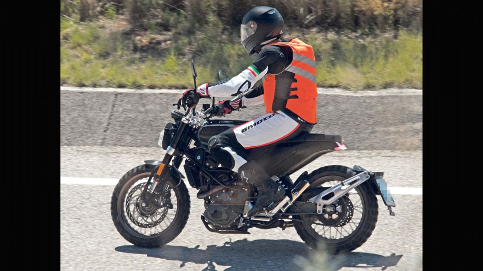 Η νέα Husqvarna Svartpilen