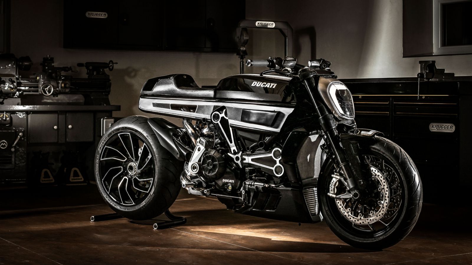 Μια φουτουριστική cruiser Ducati