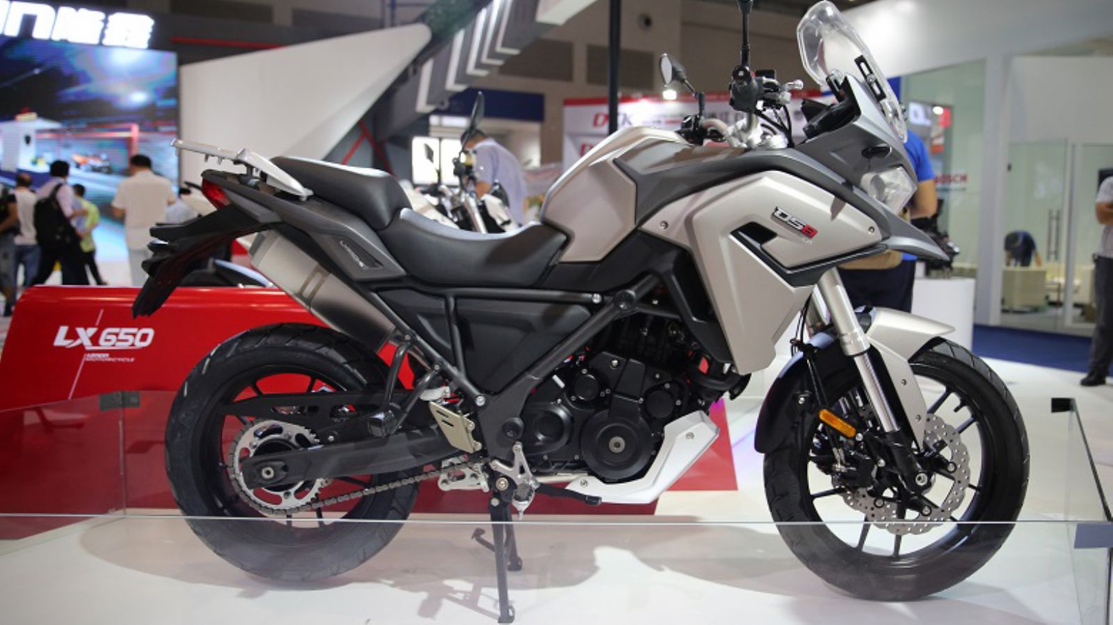 Η νέα Loncin DS8