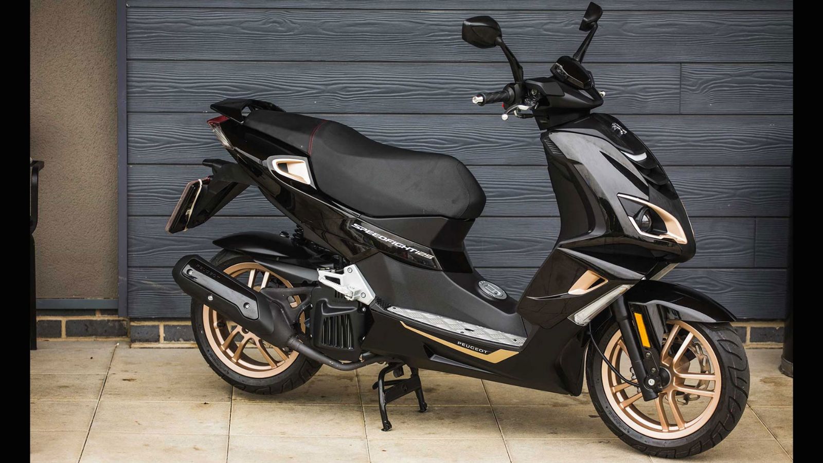 Μοντέρνα και σπορ εμφάνιση