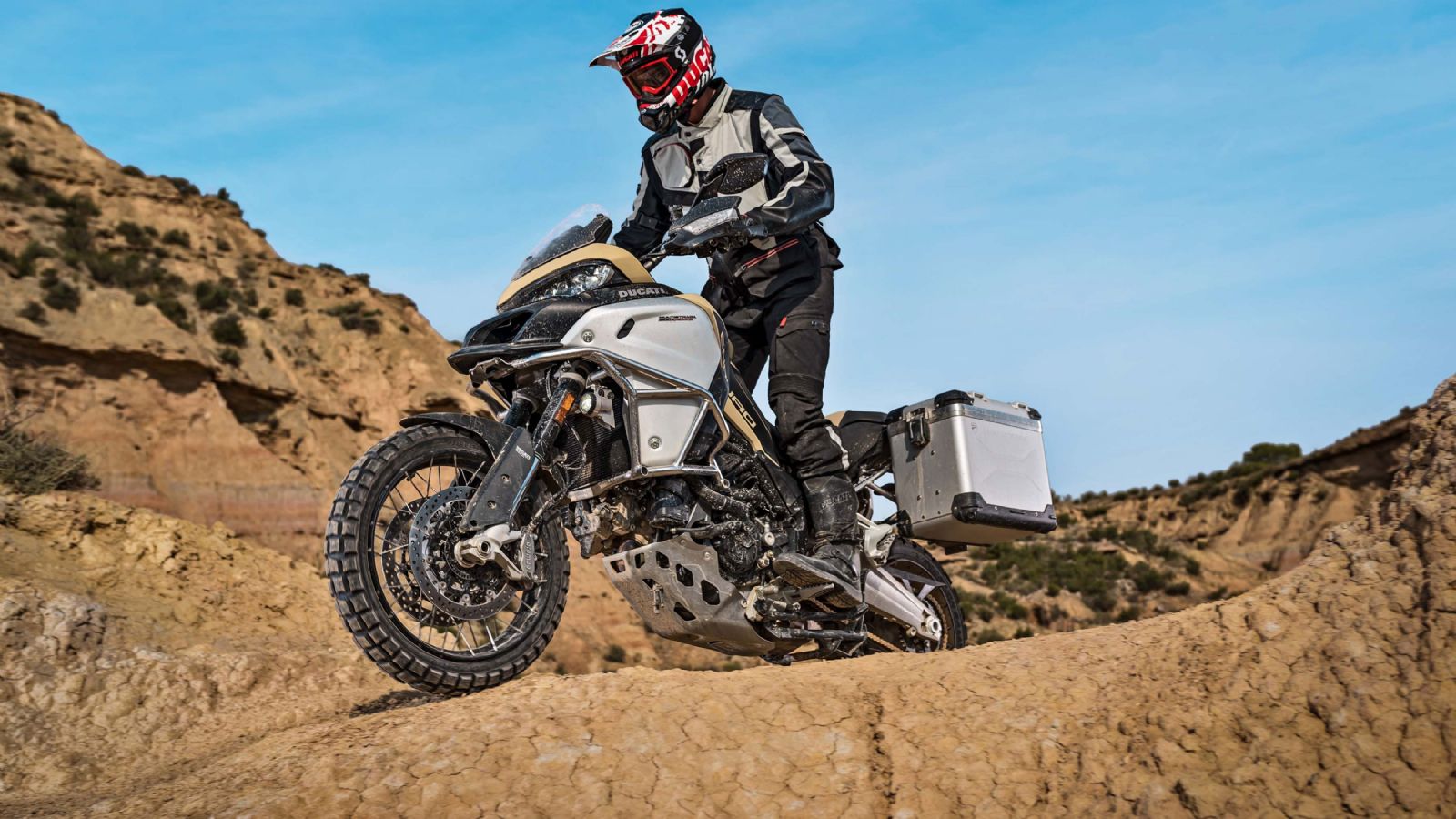 Γουστάρει την περιπέτεια και δεν το κρύβει