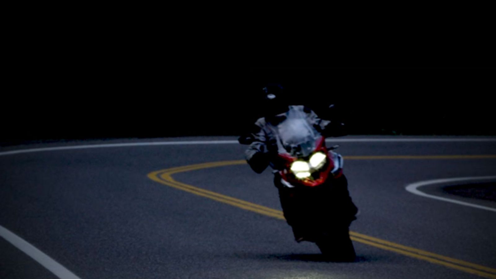 Γενναίο facelift, νέοι προβολείς και ψηφιακή οθόνη TFT.