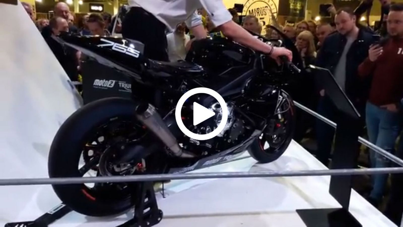 Ακούστε το αγωνιστικό μοτέρ της Triumph