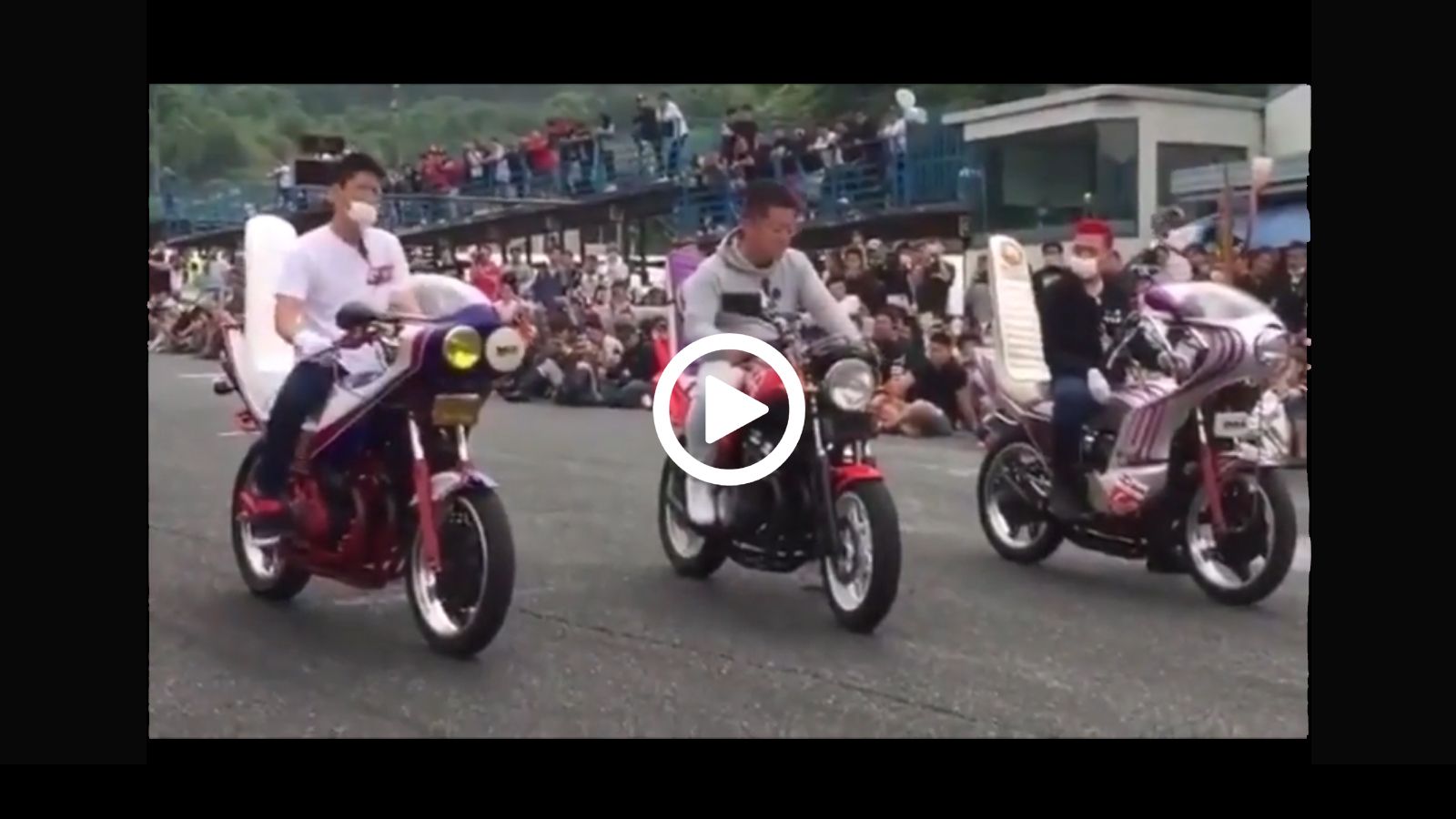 Όταν οι Bōsōzoku «ραπάρουν»...