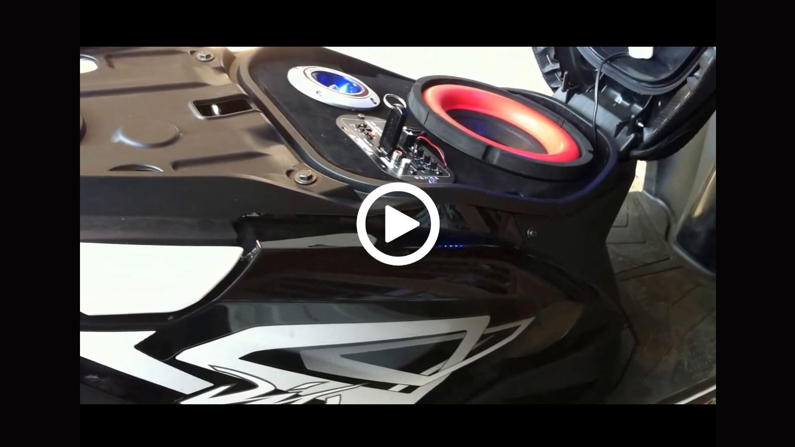 Πάρτι κάτω από τη σέλα