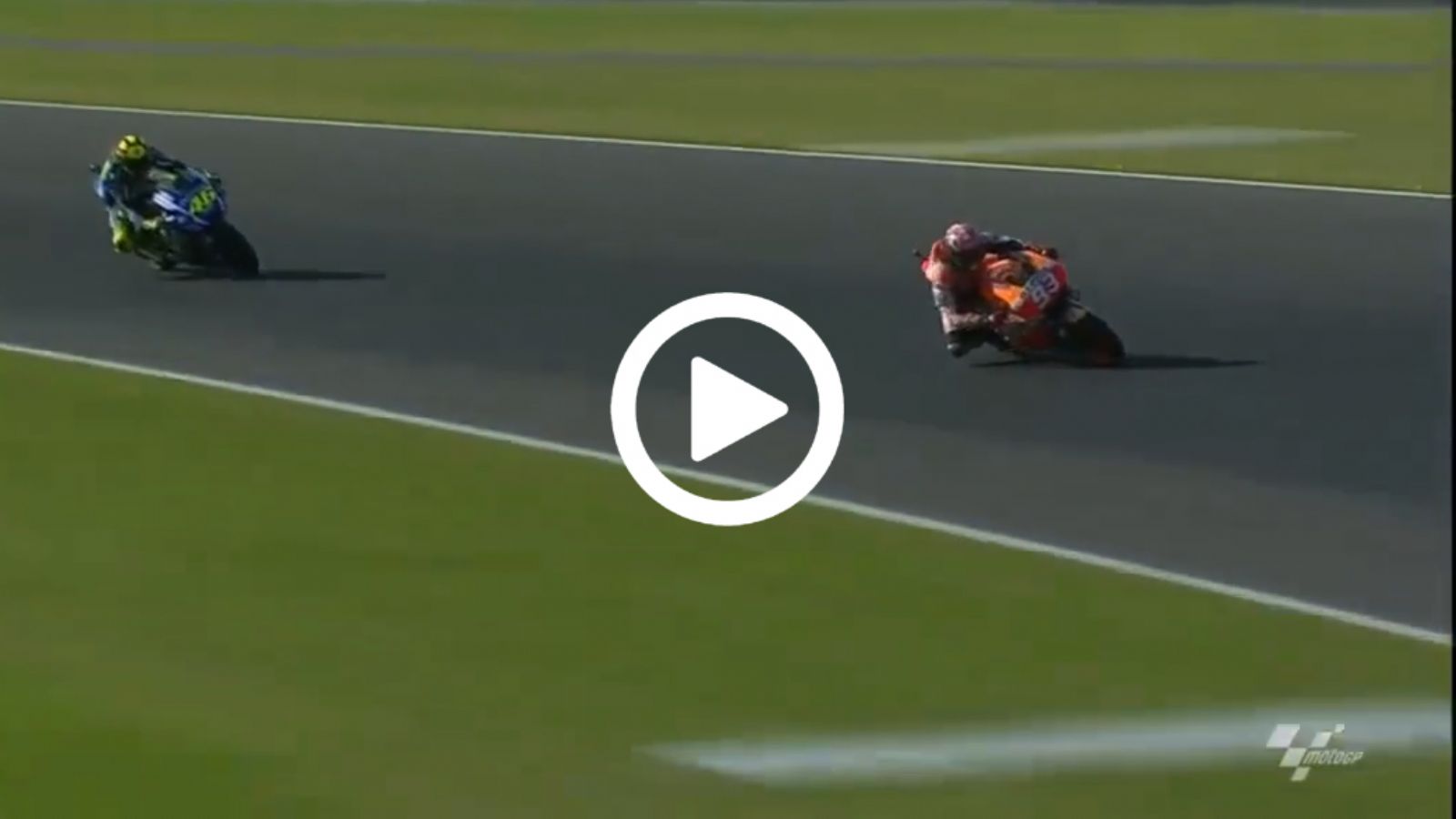 Δυνατή μάχη ανάμεσα στους δύο αναβάτες!