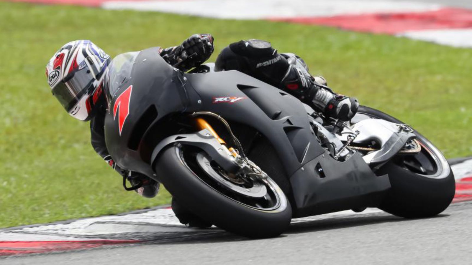 Απο το 2015 έχει αναλάβει την εξέλιξη της RC213V.