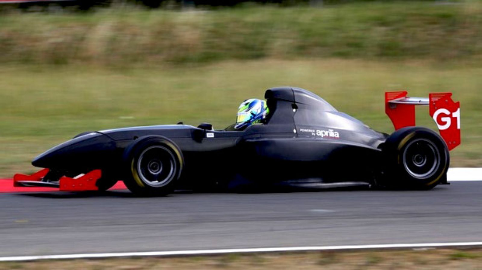 Μια μοτοσυκλέτα σε 4 τροχούς