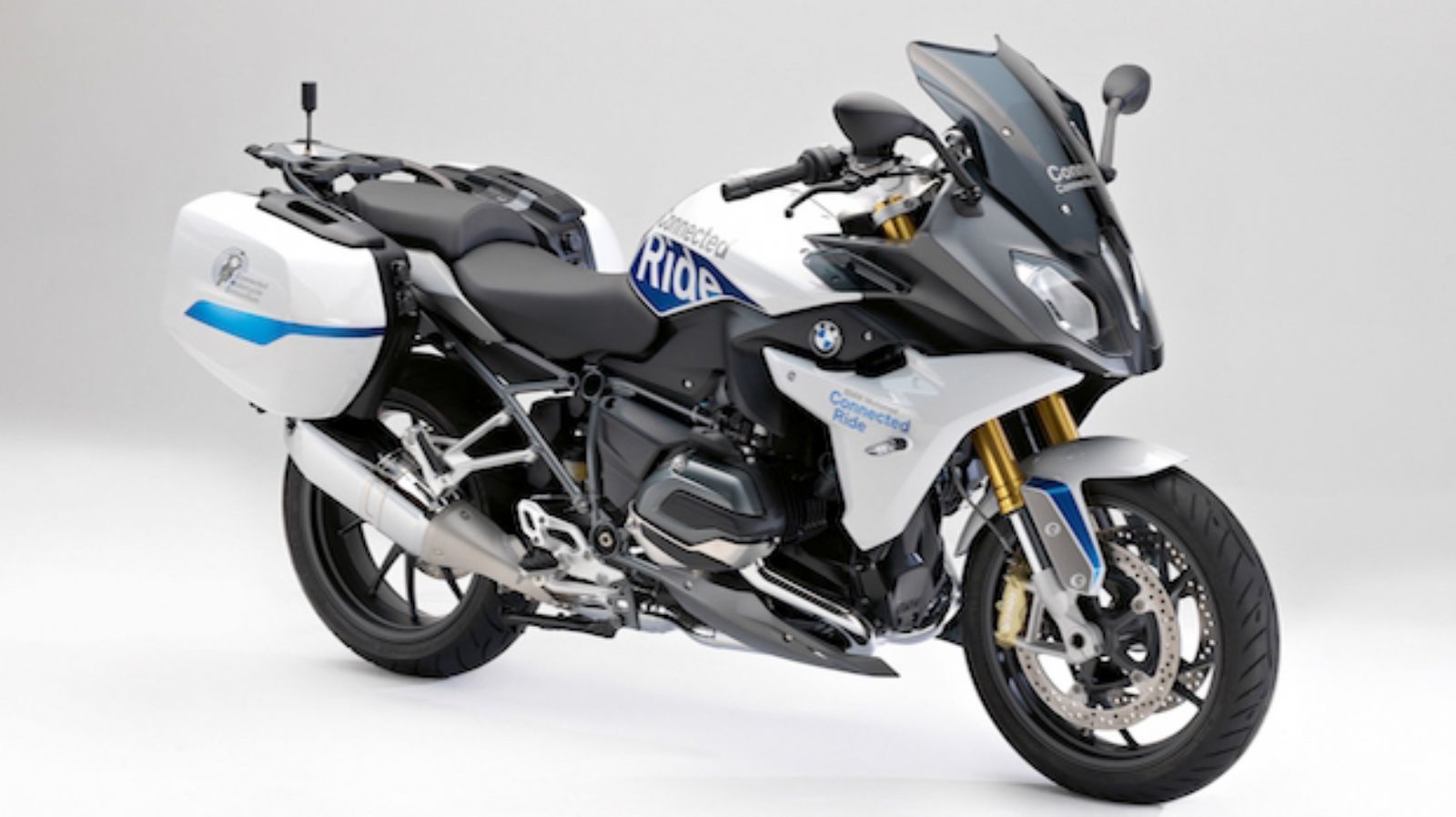 Εξωτερικά μοιάζει με μια κανονική RS.