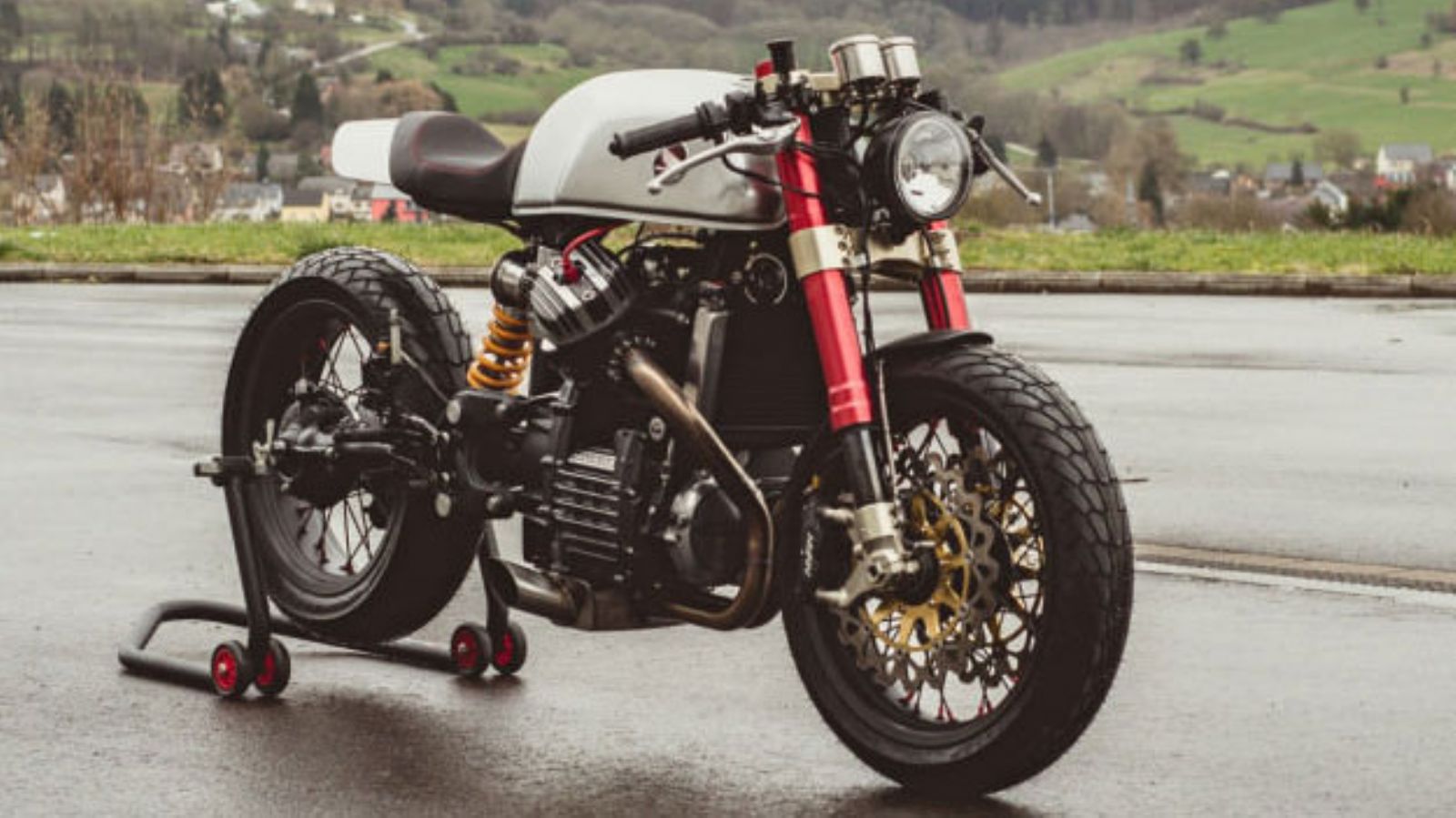 Ένα custom CX500 cafe racer