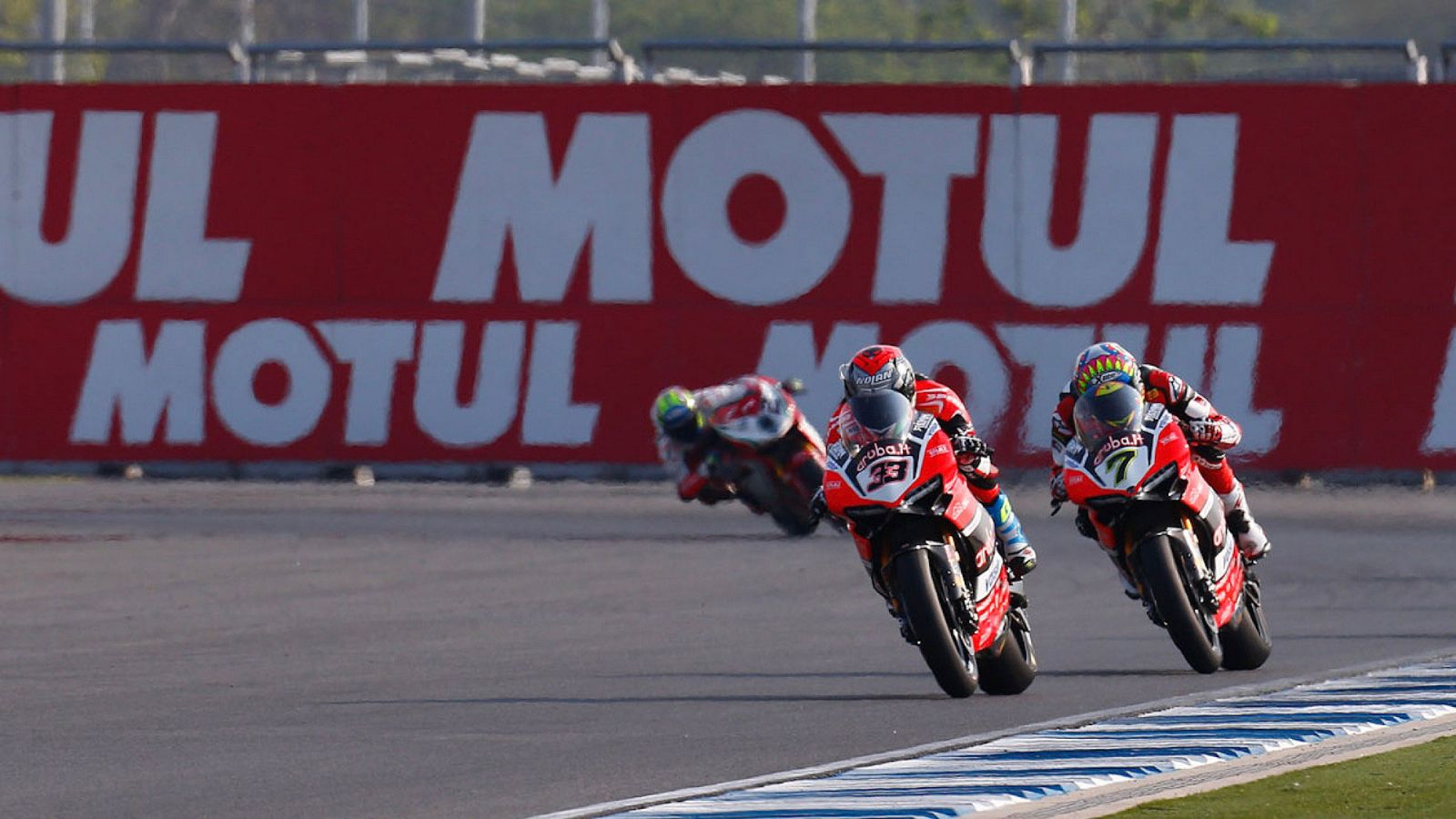 Ο Marco Melandri (33) και ο Chaz Davies (7)