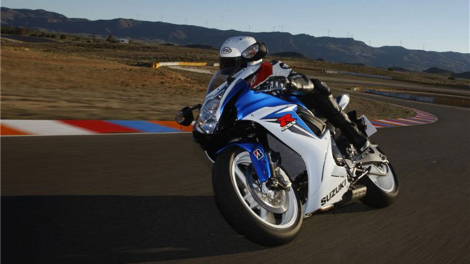 Καμία αλλαγή στις SUZUKI GSX R600 & R750 για το 2018