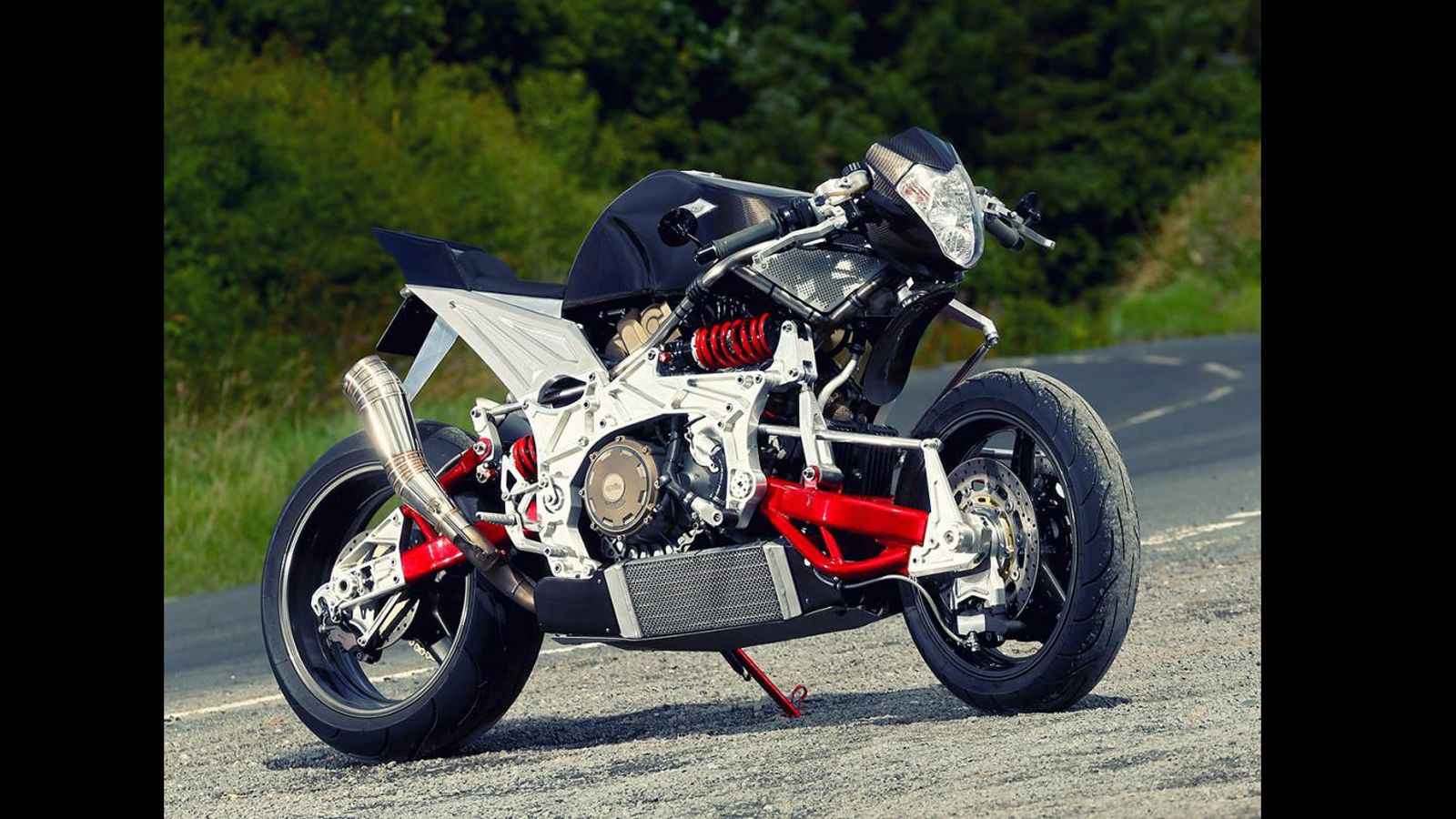 Aprilia RSV1000 Custom