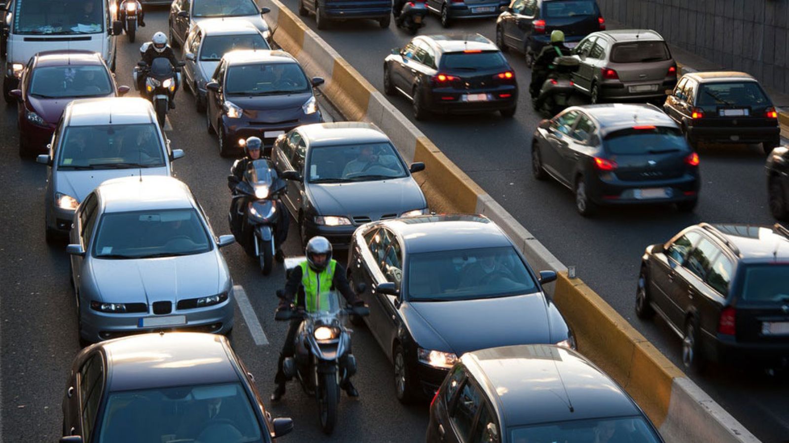 O διαθέσιμος χώρος για τις μοτοσυκλέτες μειώνεται συνεχώς.