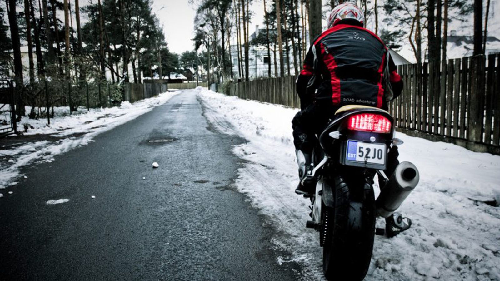 Κυκλοφορείτε με την μοτοσυκλέτα ακόμη και τον χειμώνα ή προτιμάτε να μην πάρετε το ρίσκο; 