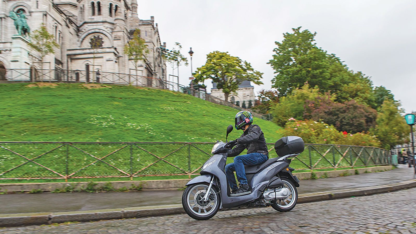 Tα νέα scooter της Peugeot