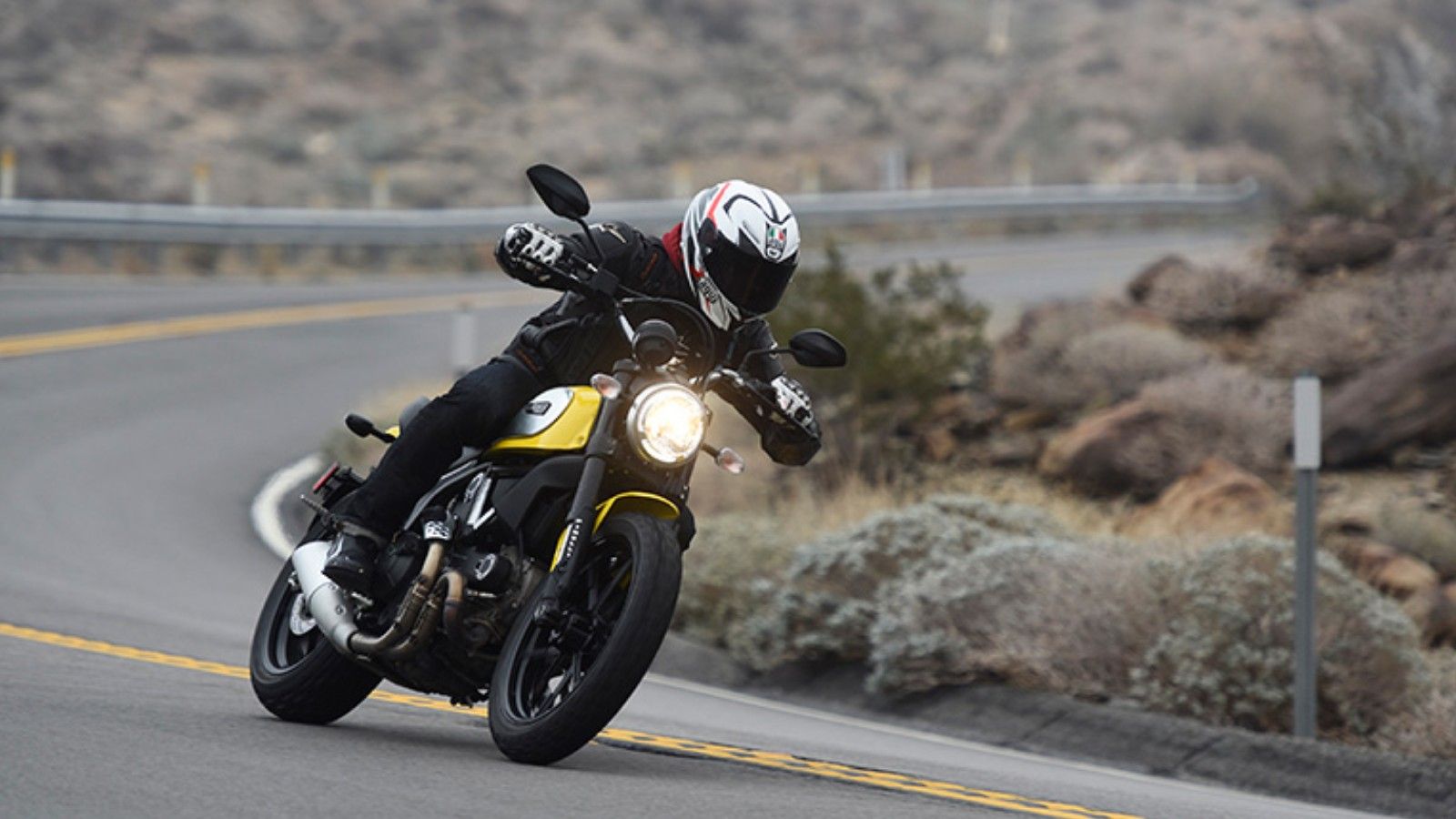 Το να μάθει ένας αναβάτης να χρησιμοποιεί σωστά τα μάτια του, είναι ίσως η πιο ισχυρή βελτίωση που μπορεί να κάνει στον εαυτό του.