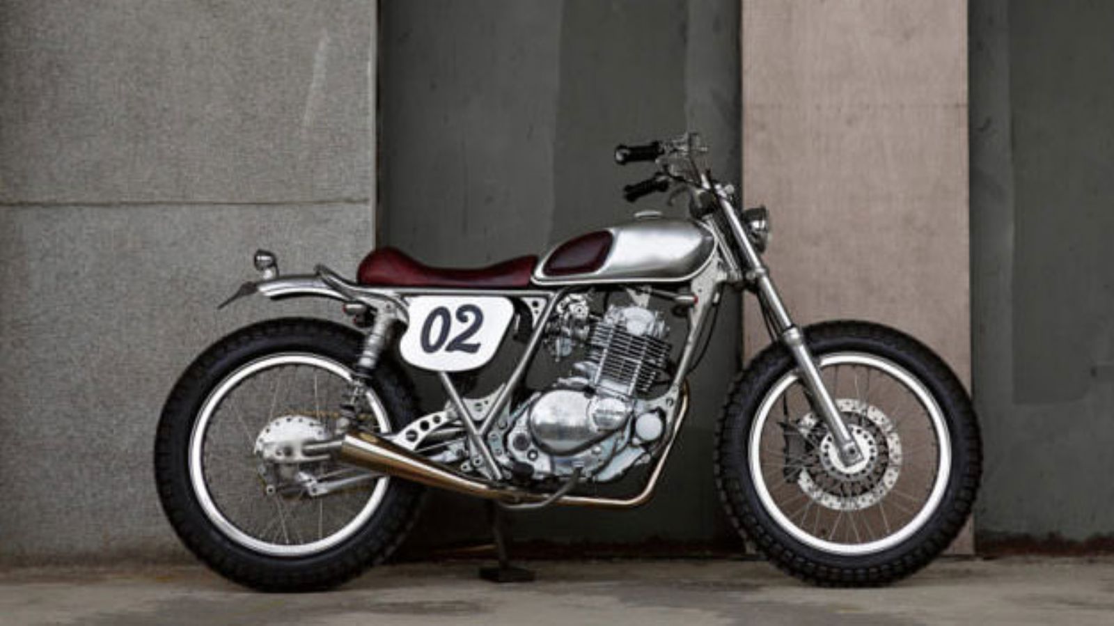 H νέα custom Suzuki 2 LOUD