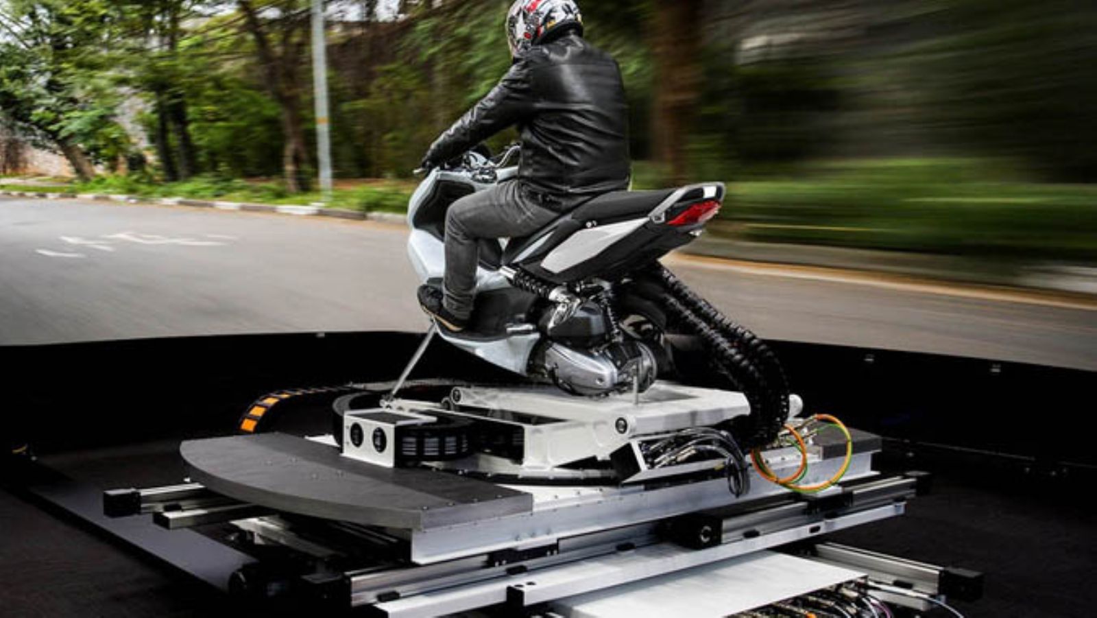 Πρωτοποριακή εφαρμογή για προσομοίωση οδήγησης μοτοσυκλέτας