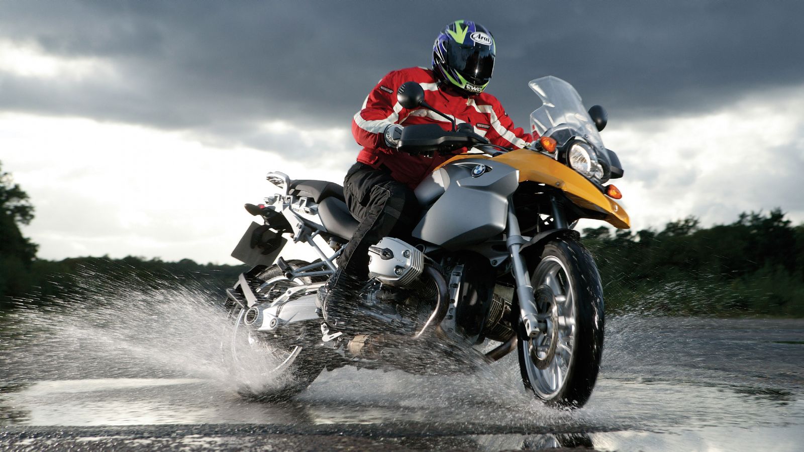 Η δουλειά των ελαστικών είναι πιο δύσκολη το χειμώνα.