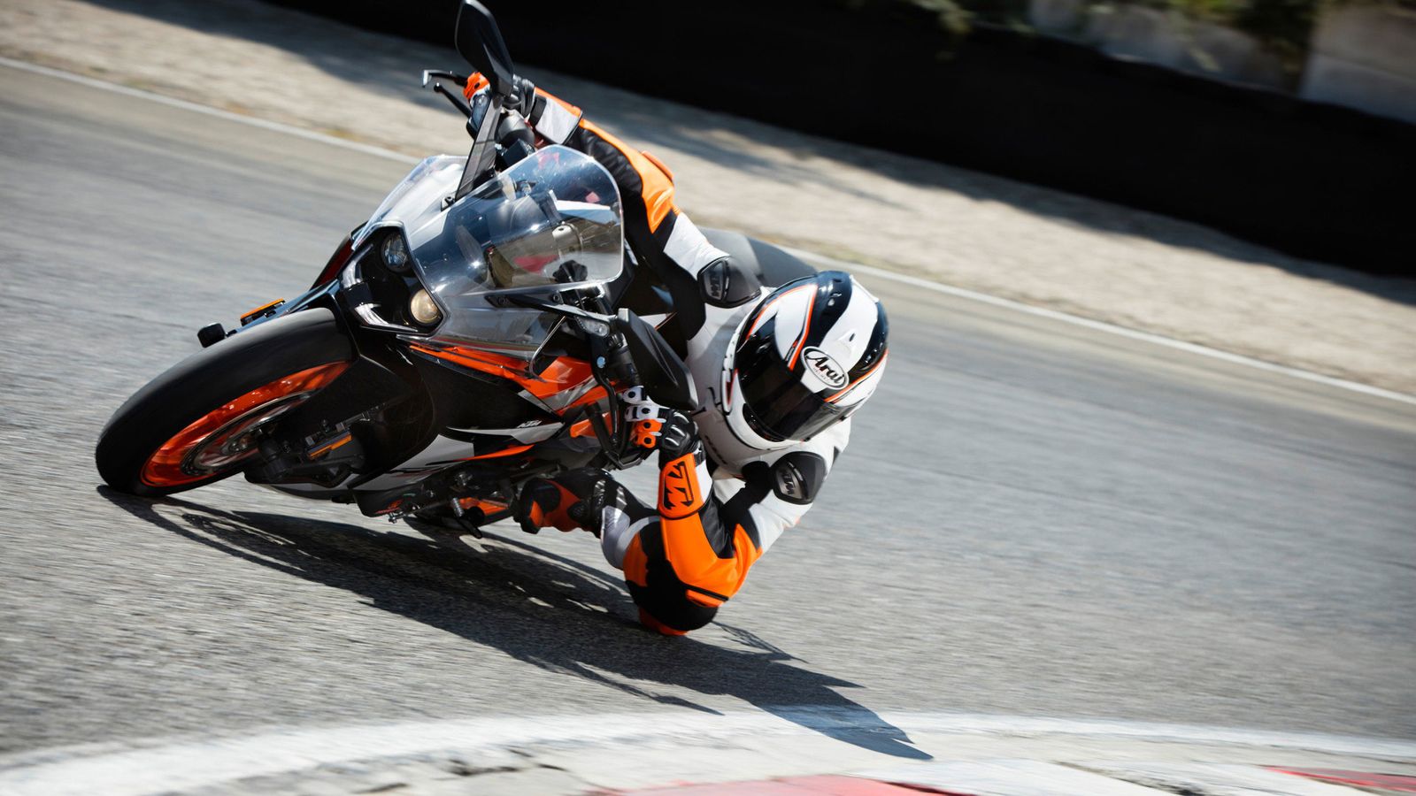 KTM RC 390 με 135 ευρώ το μήνα