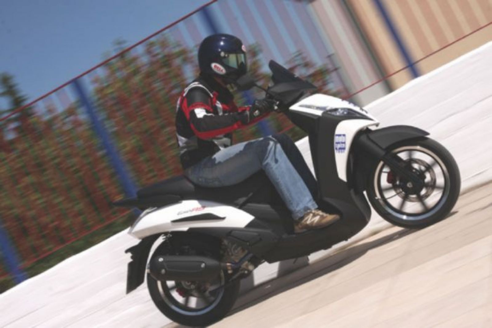 Πρώτη δοκιμή: Peugeot Geopolis 300RS!