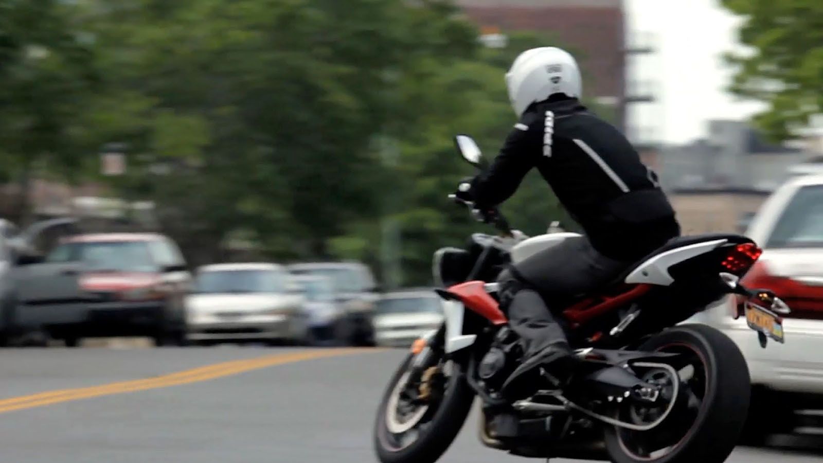 Πόσες από αυτές τις λεπτομέρειες θυμάσαι ανα πάσα ώρα και στιγμή, όταν οδηγείς; 