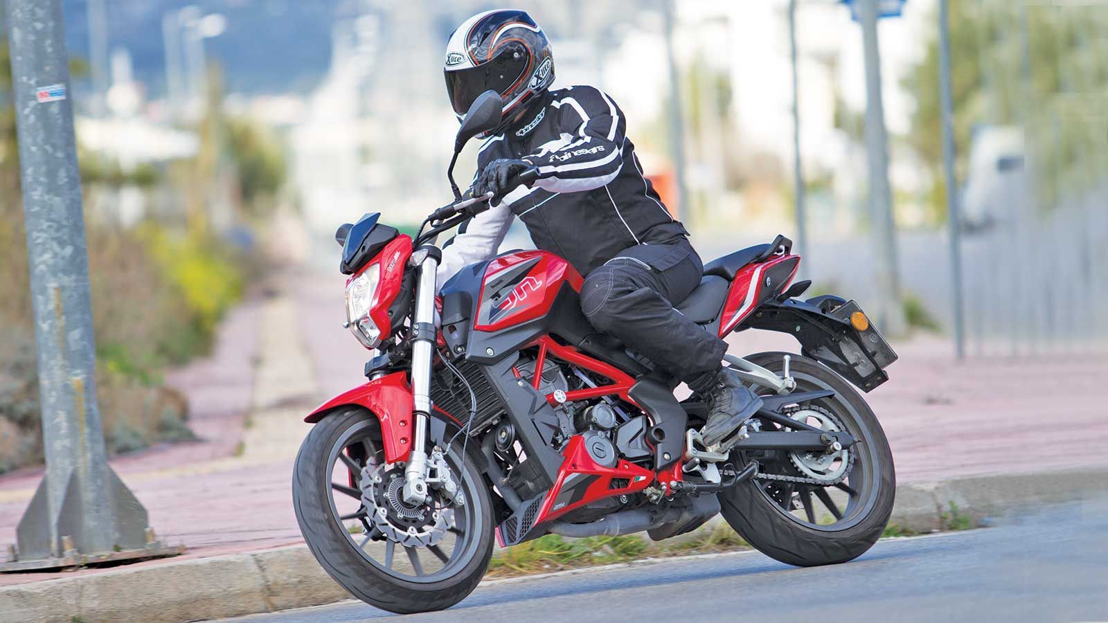 Δοκιμάζοντας το Benelli BN251