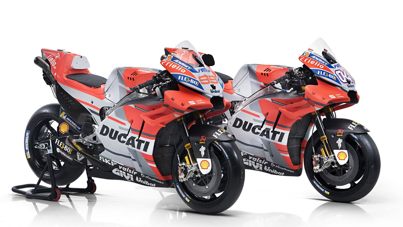 Η εξέλιξη επικεντρώθηκε στον κινητήρα και το πλαίσιο.