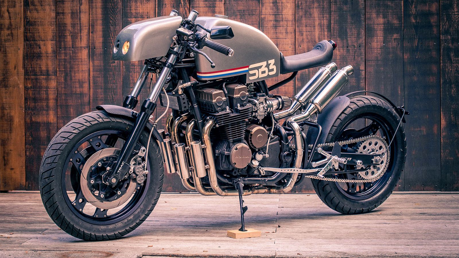 Ένα «εξωγήινο» Honda CBX750F 