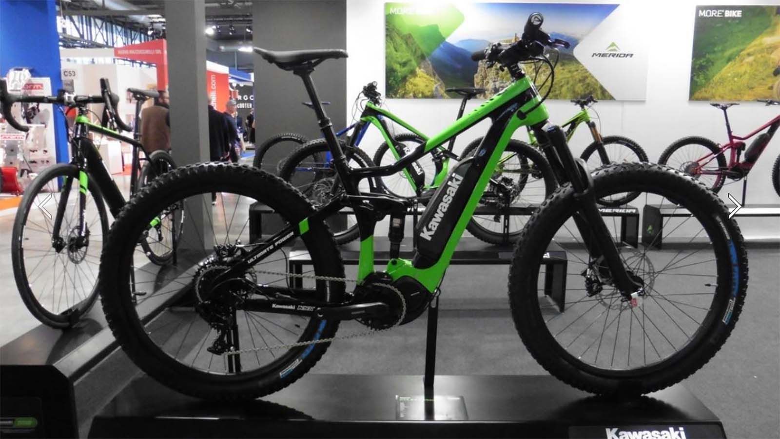 H γκάμα των ηλεκτρικών ποδηλάτων της Kawasaki, που εμφανίστηκε στην EICMA. 