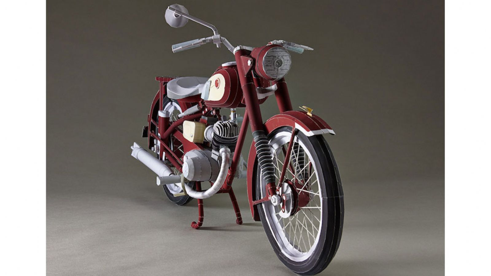 Στη «Special Edition» χρησιμοποιείται νήμα για τις ακτίνες των τροχών.