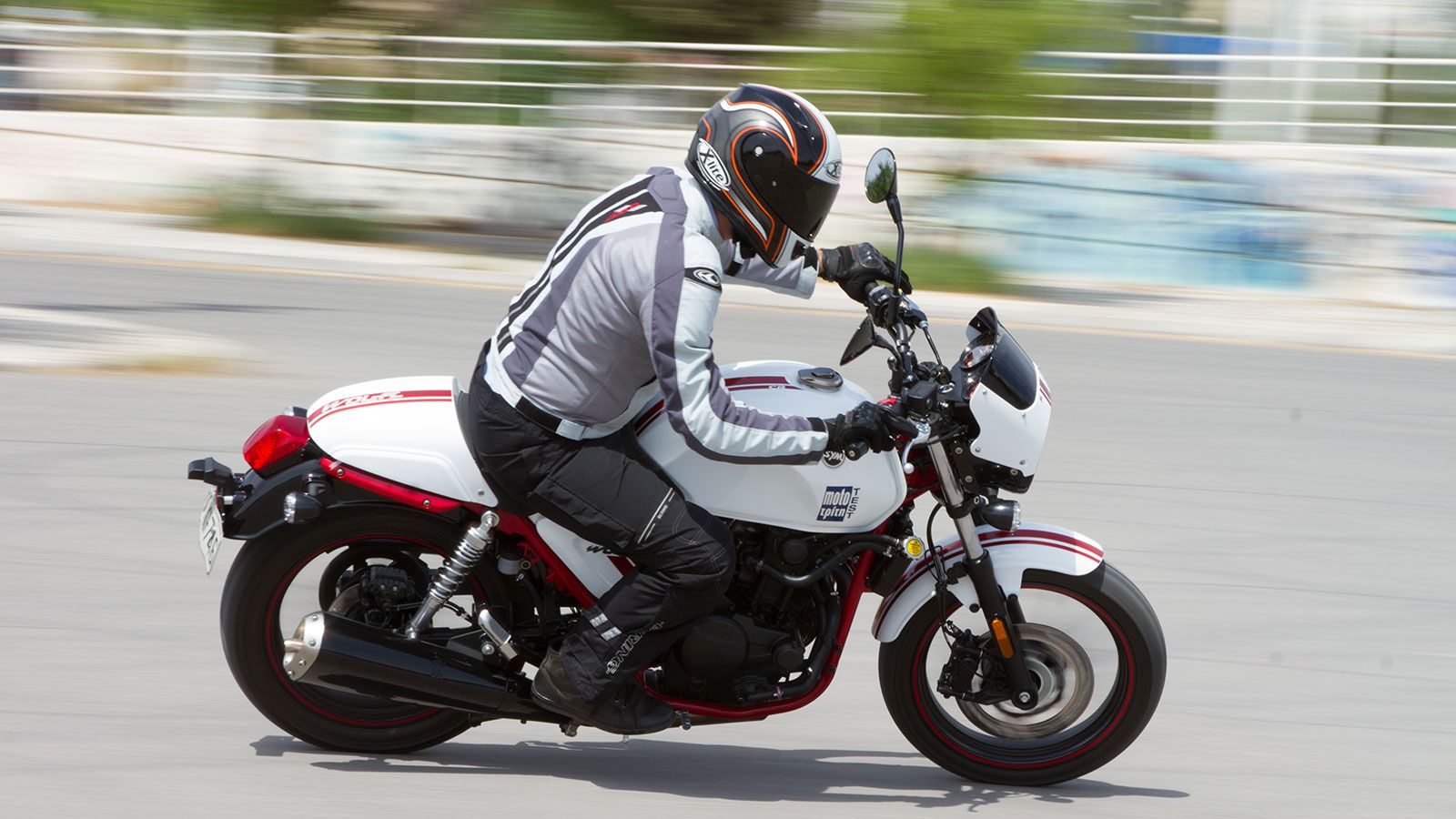 Δοκιμάζοντας το SYM Wolf CR 300i