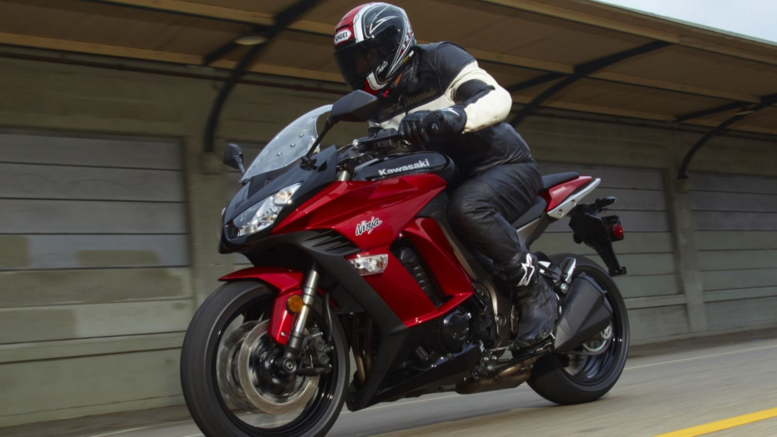 Ντύσου επώνυμα με 700 ευρώ