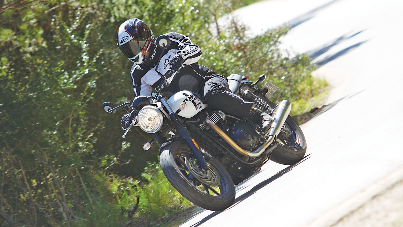 Δοκιμάζοντας το Triumph Street Twin