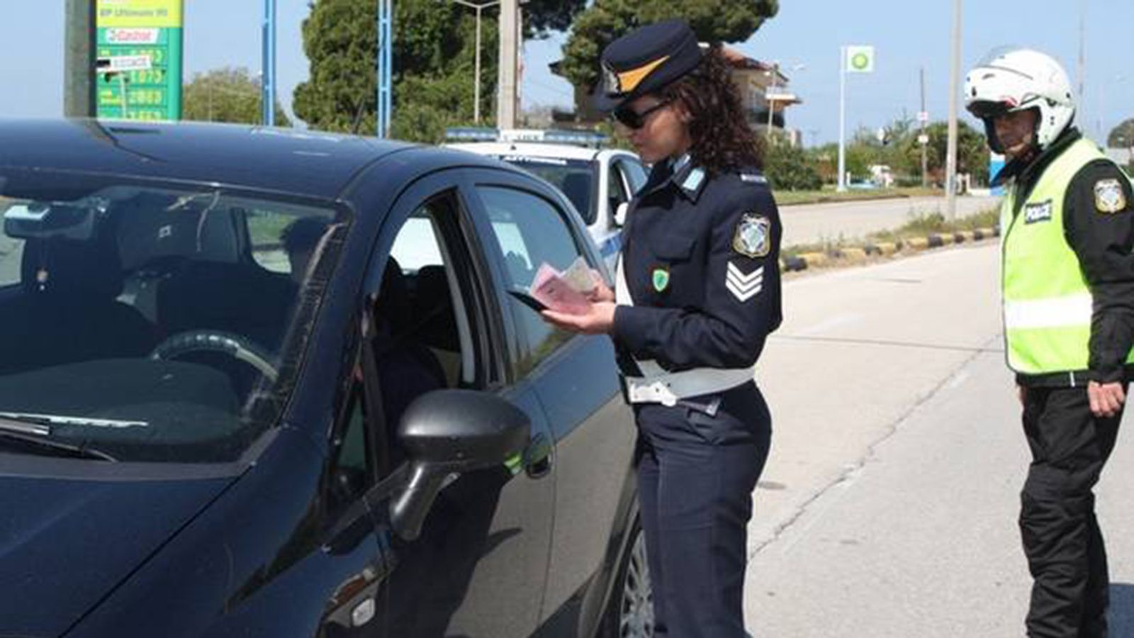 Πάνω από 10.000 παραβάσεις καταγράφηκαν κατά το τριήμερο...