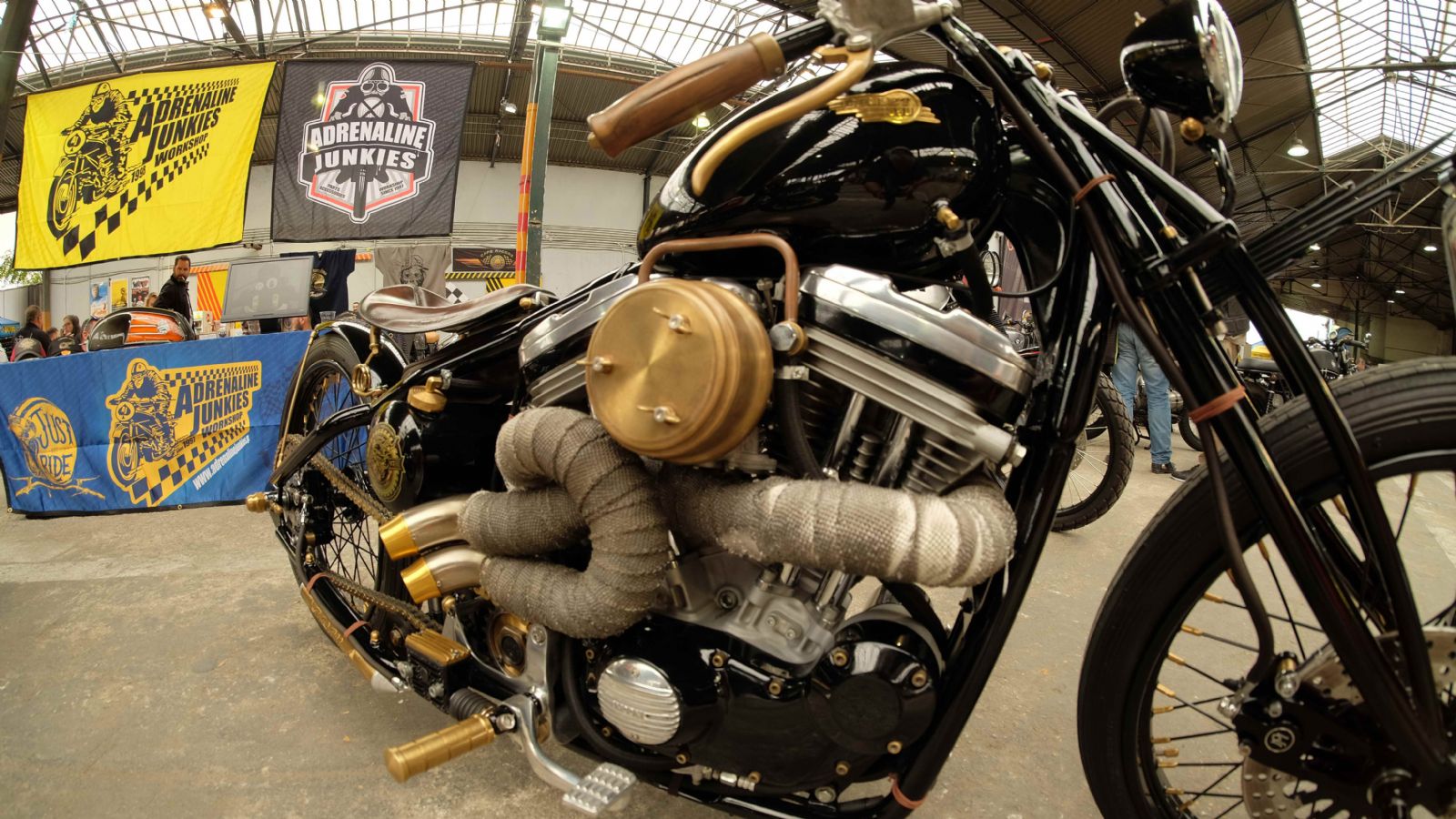 Οι Adrenaline Junkies στο Moto Show Θεσσαλονίκης