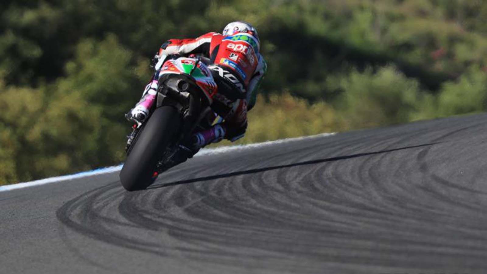 Το επόμενο βήμα στην κατασκευή του ψαλιδιού της κάνει και η Aprilia, χρησιμοποιώντας ανθρακονήματα.