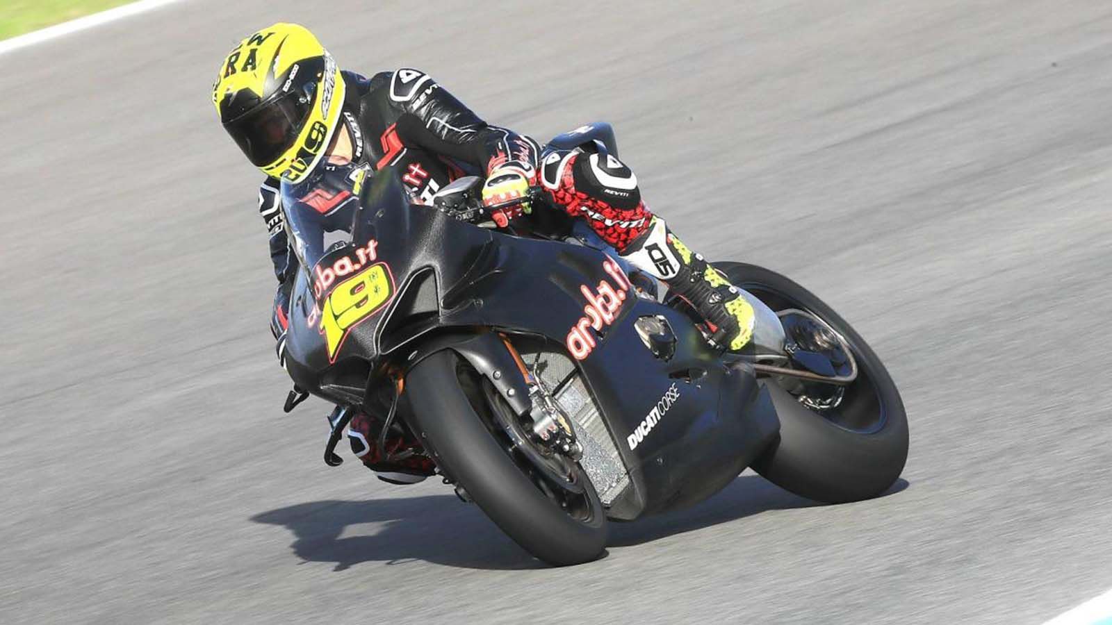 Ο Bautista στην πίστα με την V4R του.