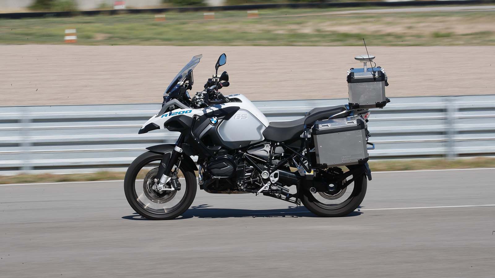 Φωτογραφία της αυτόνομης GS στην φάση των δοκιμών. 