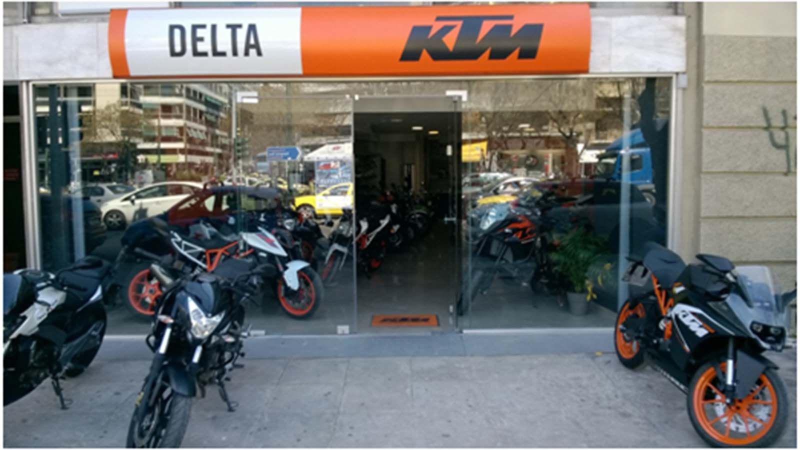 Φωτογραφίες από το νέο κατάστημα της Delta Motorcycles, στην οδό Καλλιρρόης