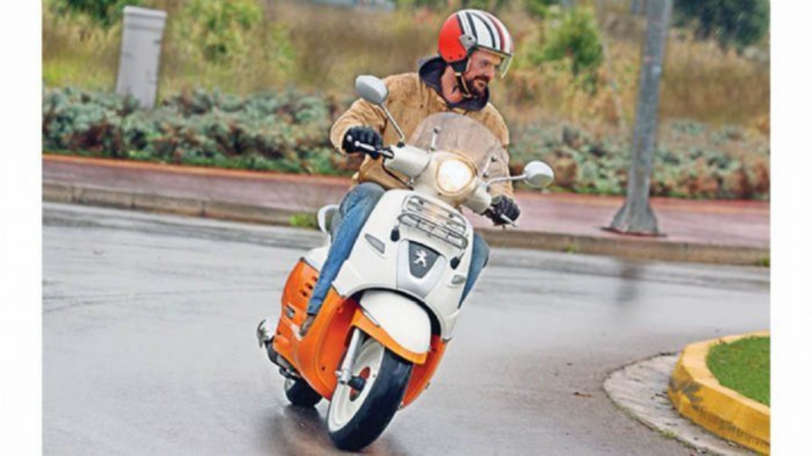 Ήσυχο και πολιτισμένο μοτέρ, σε συνδυασμό με την πολύ καλή κλιμάκωση του κιβωτίου, προσφέρουν στο scooter της γαλλικής εταιρίας την απαραίτητη ζωντάνι