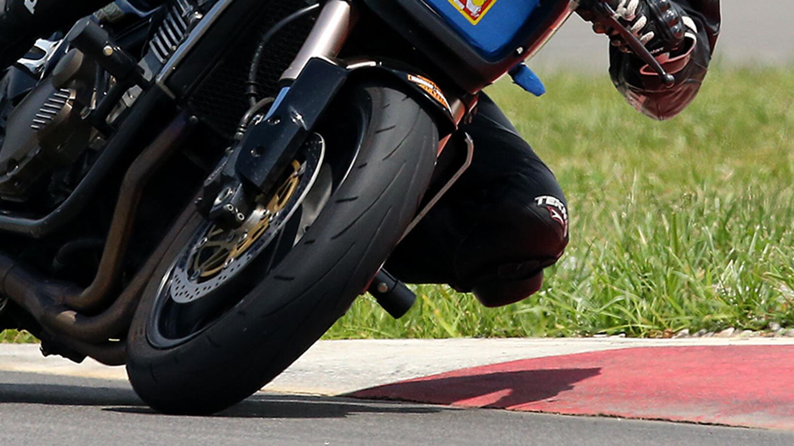 Το μπροστινό και η αίσθησή του είναι στοιχέια-κλειδιά για την σύνδεση μοτοσυκλέτας-αναβάτη.