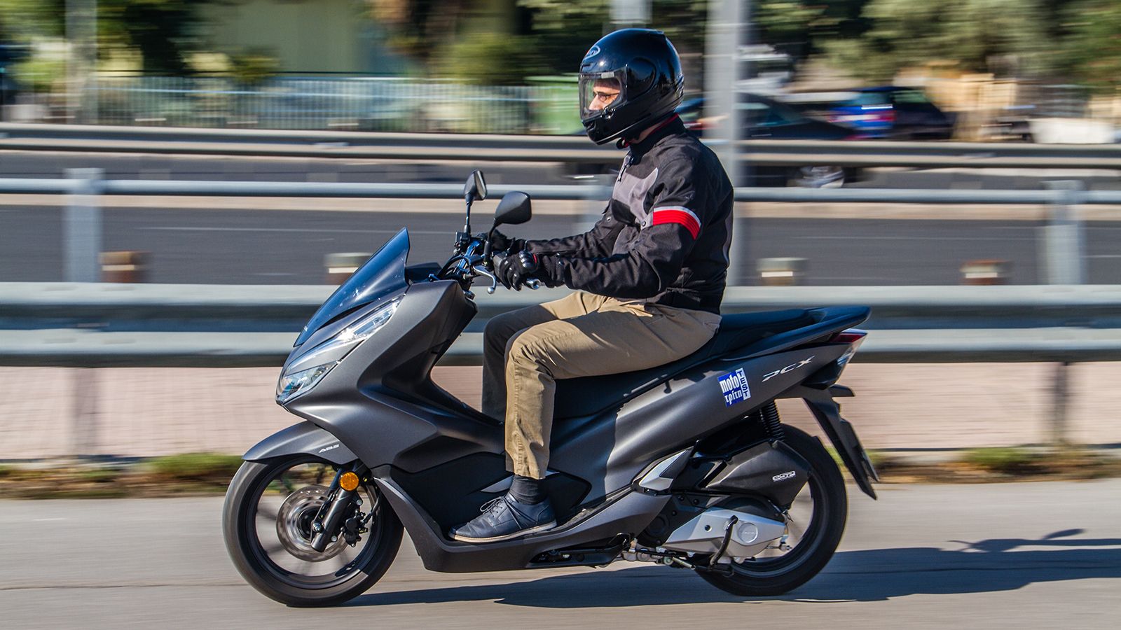 Δοκιμάζοντας το Honda PCX 125