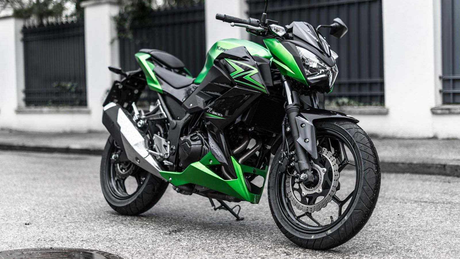 Πόσο μπορεί να μοιάζει ένα νέο Kawasaki Z400 με το 300άρι υπάρχον μοντέλο; 