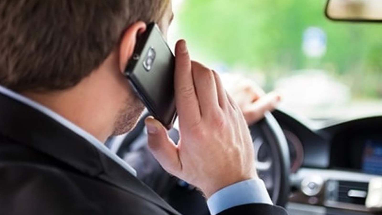 Ρώμη: Θα σκάνε λάστιχα οδηγών που μιλάνε στο κινητό!