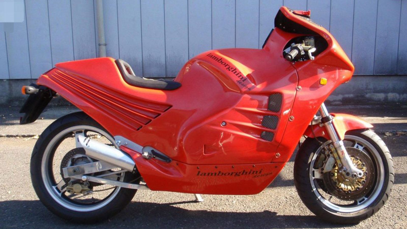 Αυτή είναι μία από τις 6 μοτοσυκλέτες Lamborghini Design 90