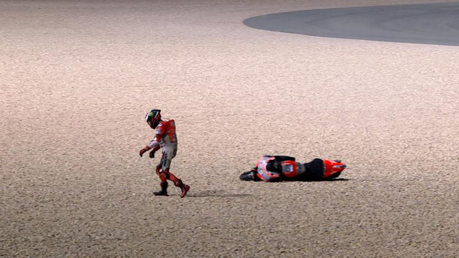 H στιγμή της πτώσης του Jorge Lorenzo στον αγώνα του Qatar, στις 18 Μαρτίου.