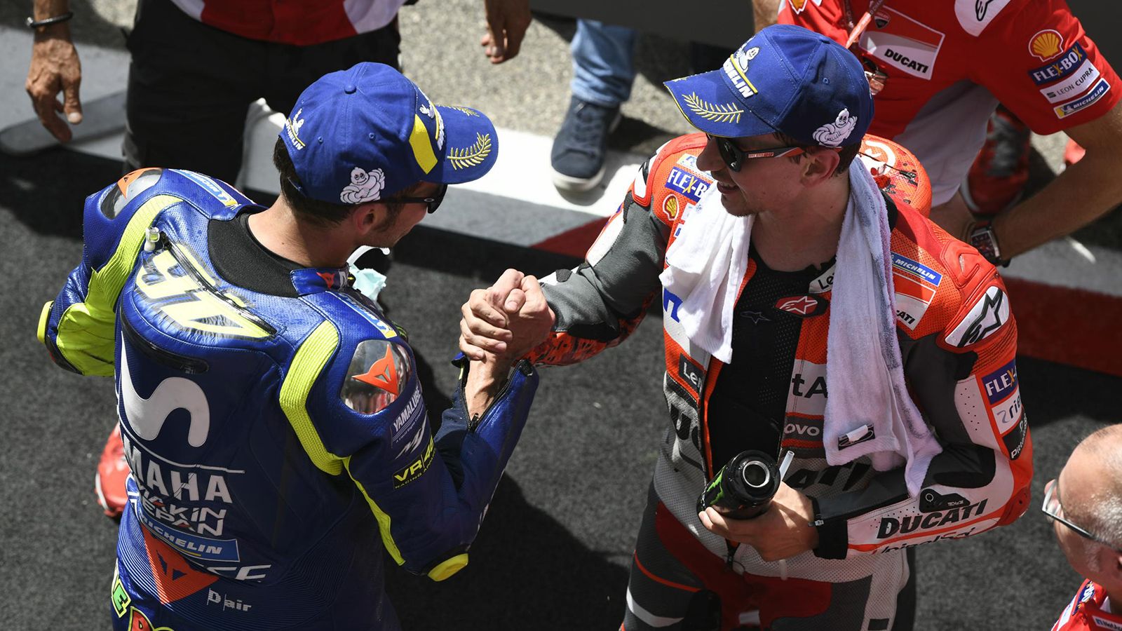 Ο Jorge Lorenzo μαζί με τον Valentino Rossi, μετά την νίκη του πρώτου στο Mugello.
